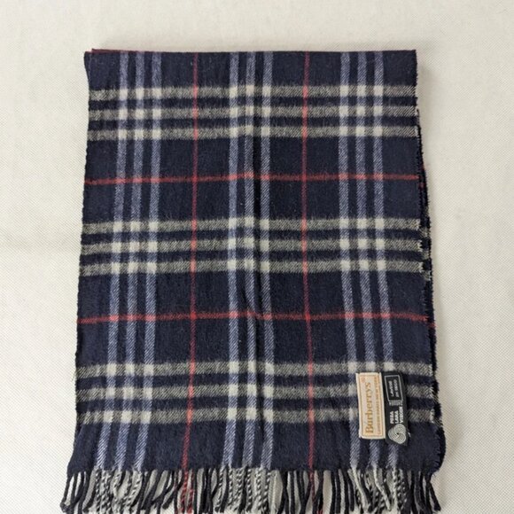Burberry Designer wool Scarf Blue – Unisex – Used – Elegant Cold Weather Wrap. - Picture 6 of 8